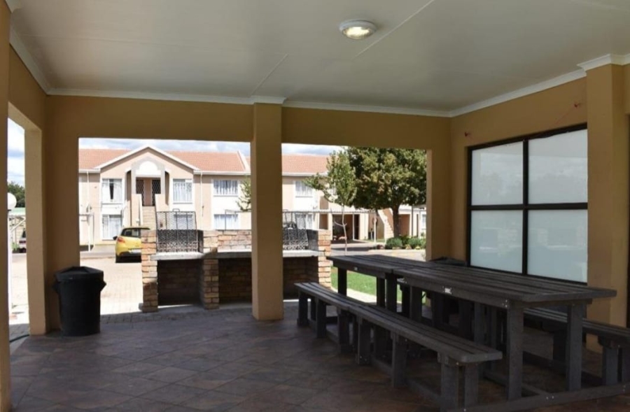 3 Bedroom Property for Sale in Kannoniers Park North West